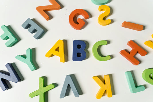 Speel en Leer: 5 Educatieve Spelletjes voor Thuis